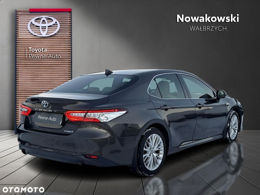 Toyota Camry 2.5 Hybrid Executive CVT - 2
