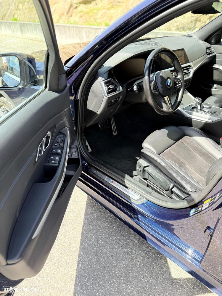 BMW 330 e Pack Desportivo M Auto - 10