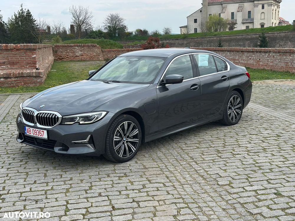 BMW Seria 3 330e Aut. Luxury Line - 6