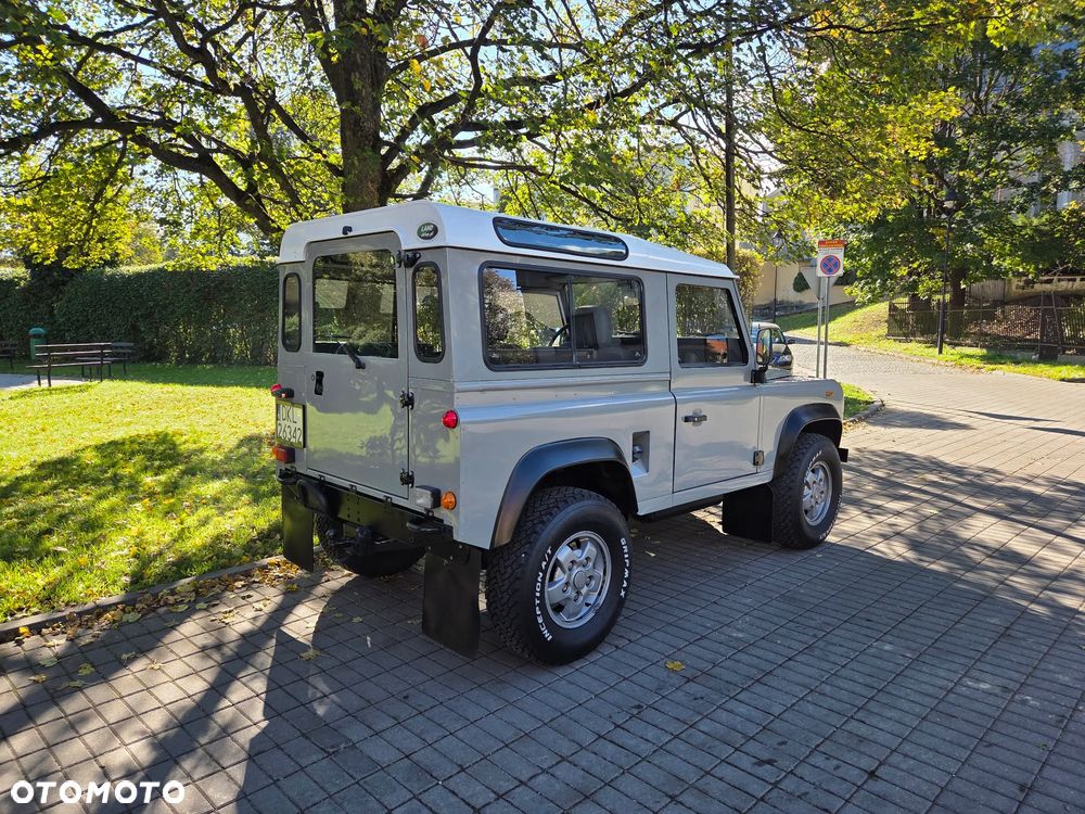 Land Rover Defender 2.5 TDI - 4