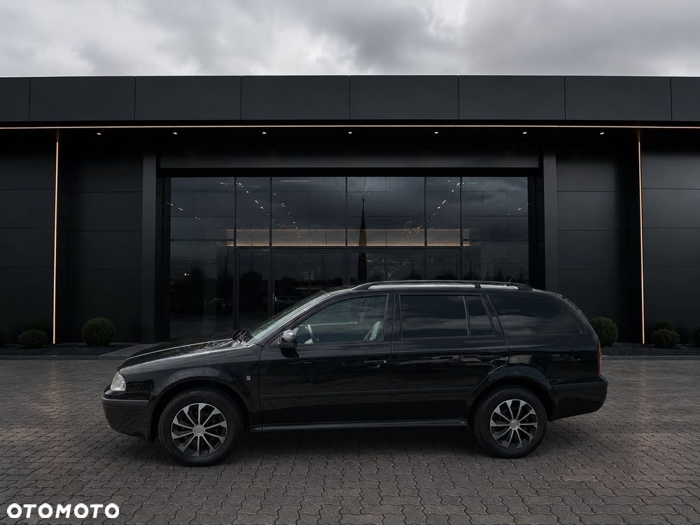 Skoda Octavia 1.6 Tour - 10