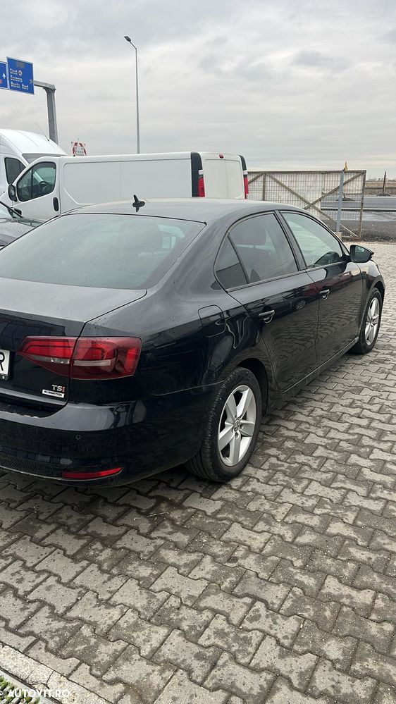 Volkswagen Jetta 1.2 TSI Trendline - 5