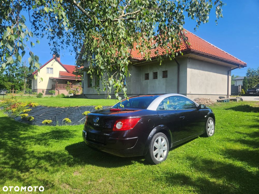 Renault Megane 2.0 16V Expression - 9