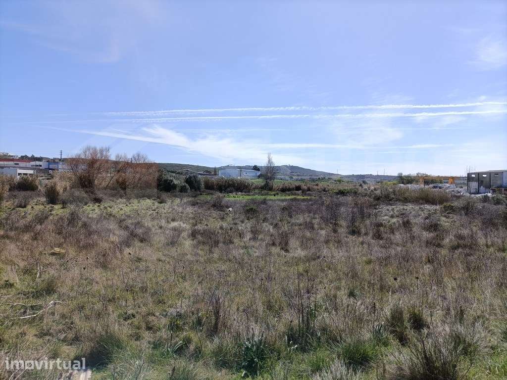 Lote Industrial com 15120 m2 - Grande imagem: 3/4