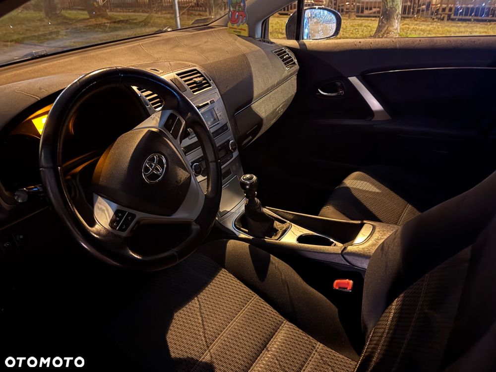 Toyota Avensis 1.8 Active - 6