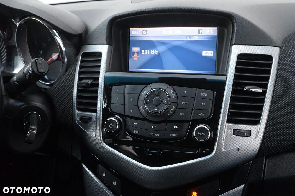 Chevrolet Cruze 1.8 LT - 27