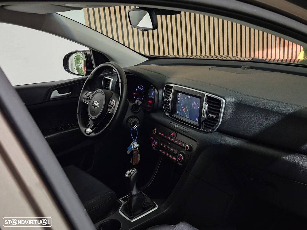 Kia Sportage 1.6 GDI ISG Nav Line - 32