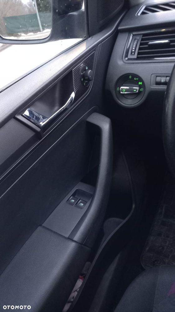 Skoda RAPID 1.0 TSI Ambition - 9