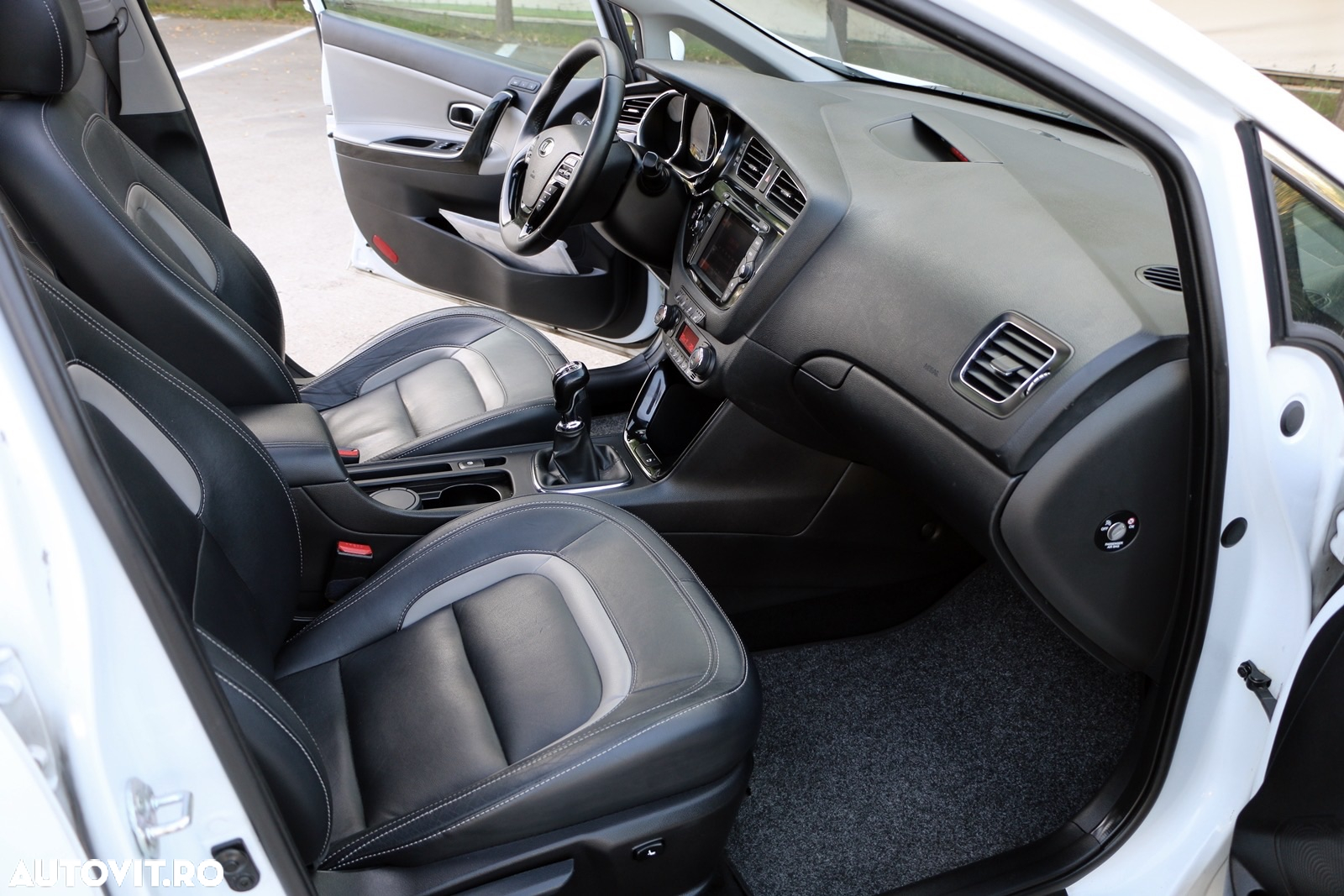 Kia Ceed 1.6 CRDi 128 Platinum Edition - 13
