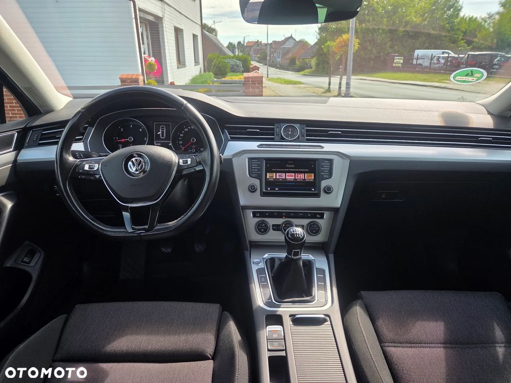 Volkswagen Passat 2.0 TDI (BlueMotion Technology) Comfortline - 14