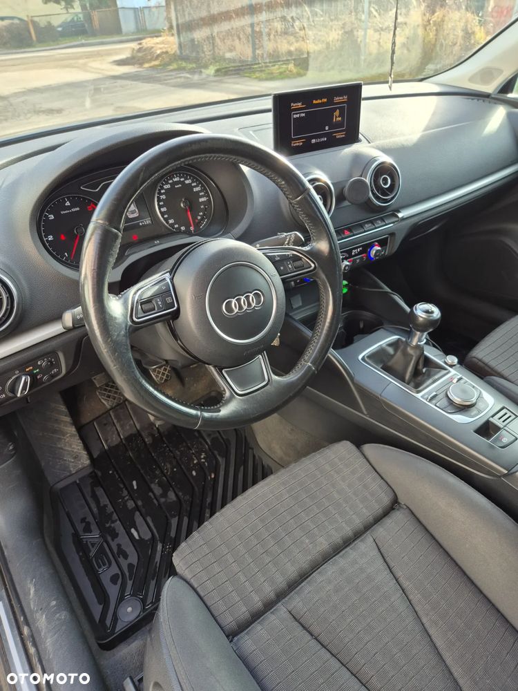 Audi A3 Sportback 1.6 TDI DPF Attraction - 5