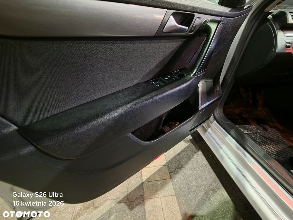 Volkswagen Passat 2.0 TDI DPF Comfortline - 11