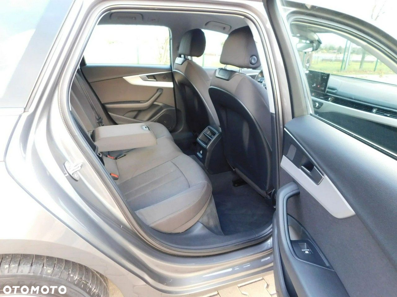 Audi A4 2.0 TDI Design - 11