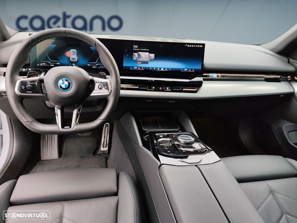 BMW 530 e Pack Desportivo M - 12