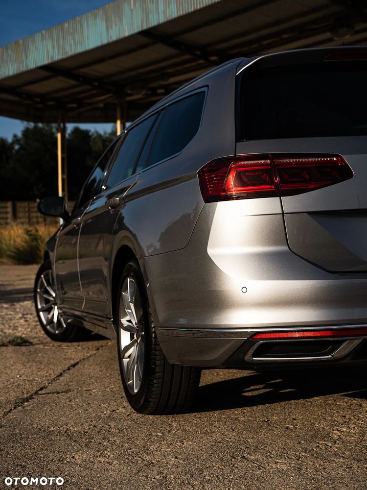 Volkswagen Passat 2.0 TDI EVO Elegance - 9