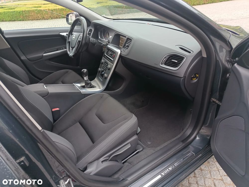 Volvo V60 D3 Edition - 9