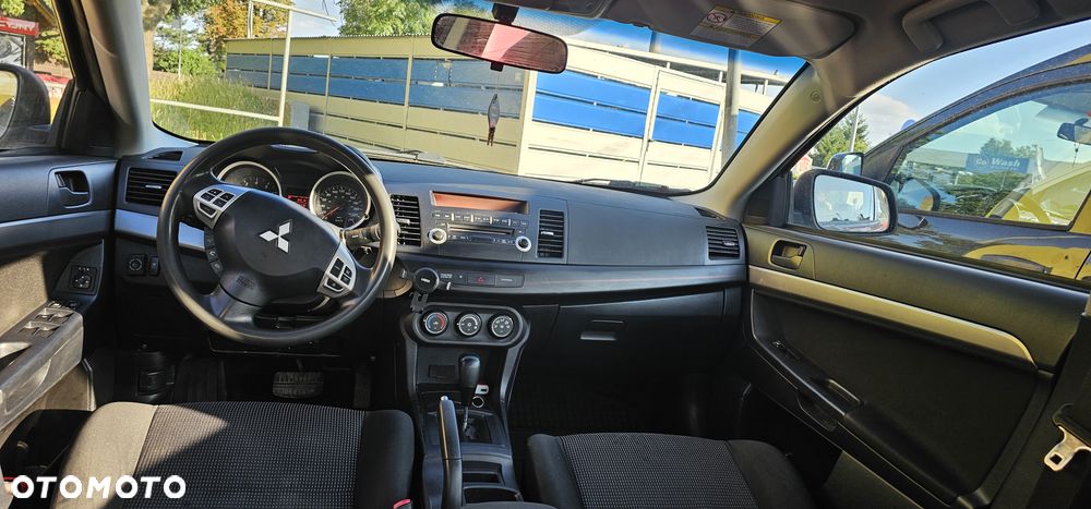 Mitsubishi Lancer - 16