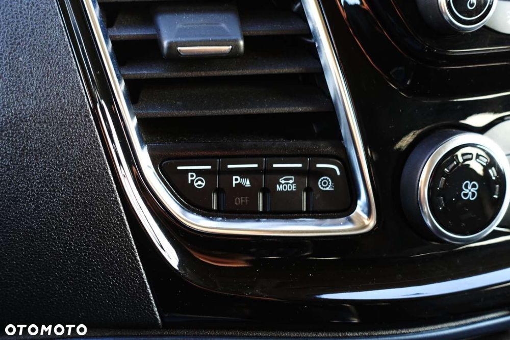 Ford Tourneo Custom - 20