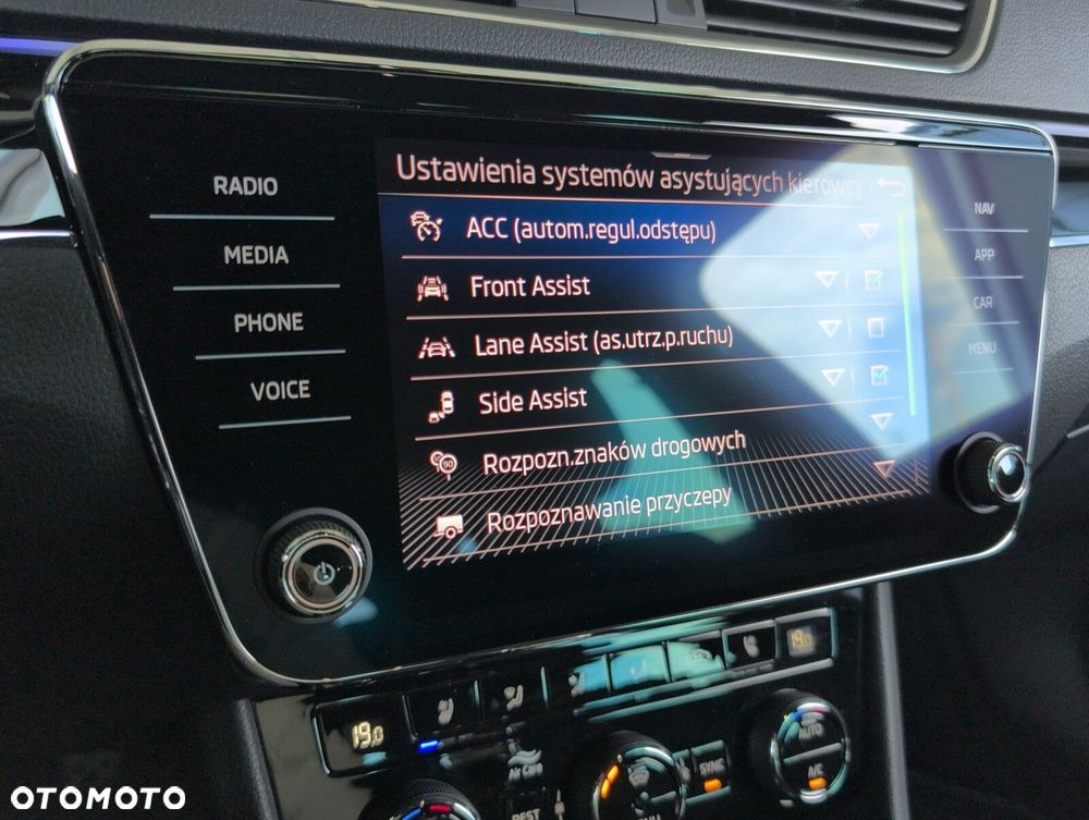 Skoda Superb 2.0 TDI SCR L&K DSG - 35