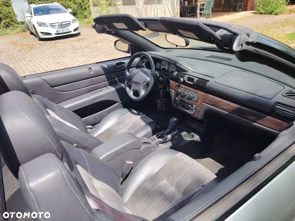 Chrysler Sebring - 11