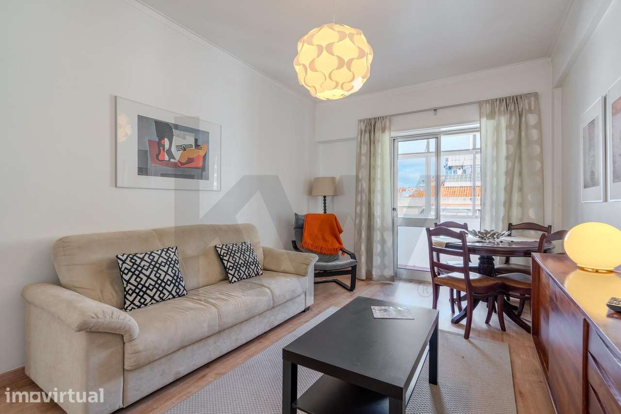 Luminoso Apartamento com Duas Frentes e Orientação Sul na Damaia – Pro - Grande imagem: 3/33
