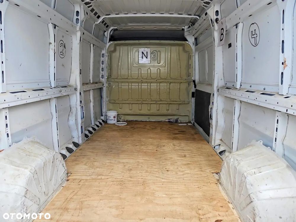 RAM PROMASTER 2500 DELIVERY VAN - 33