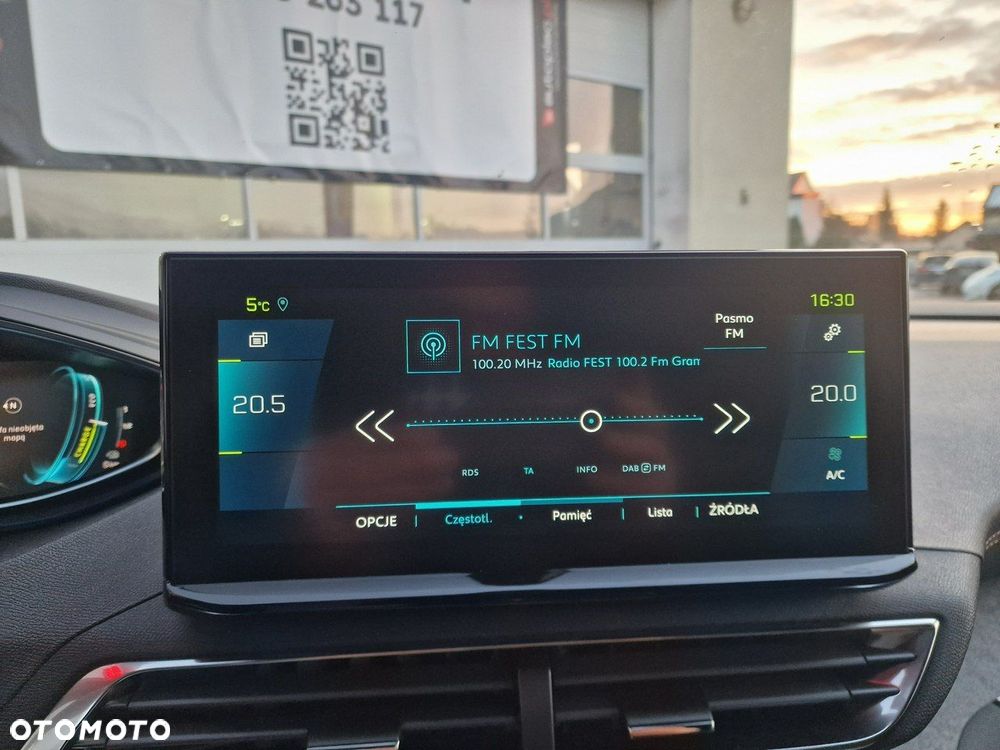 Peugeot 3008 1.6 PureTech HYbrid GT Line S&S EAT8 - 24