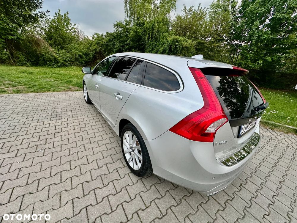 Volvo V60 D4 Drive-E Momentum - 14