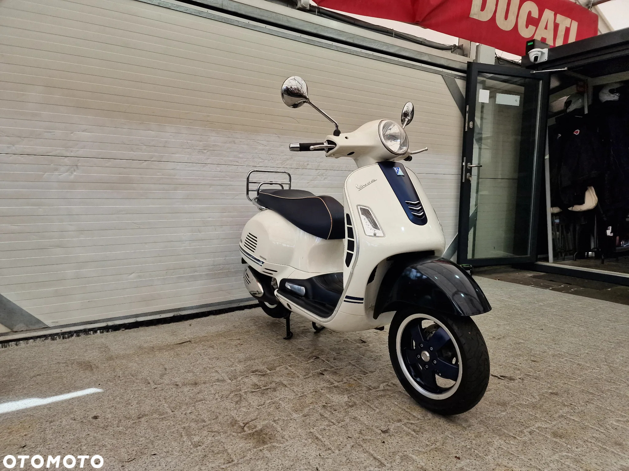 Piaggio Vespa - 5