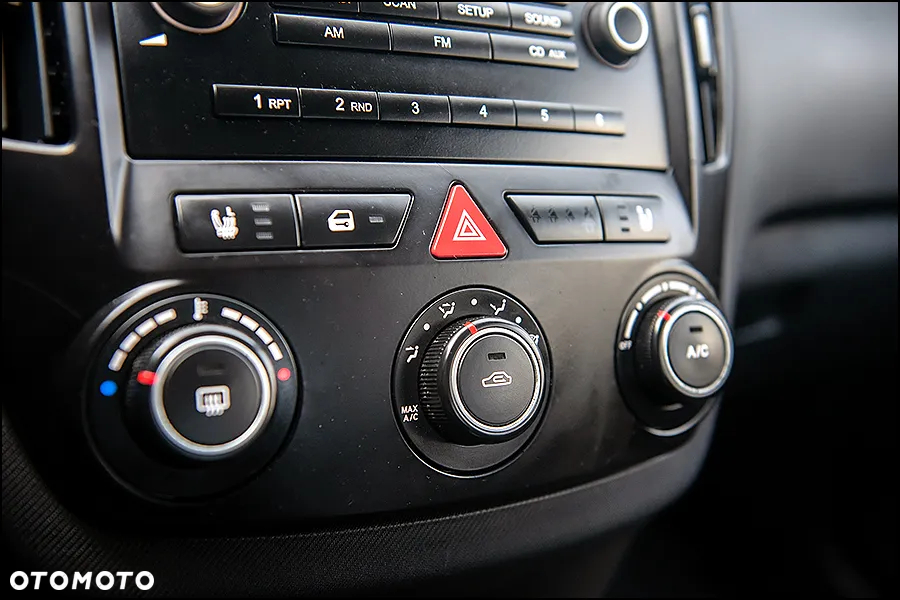 Kia Ceed - 24