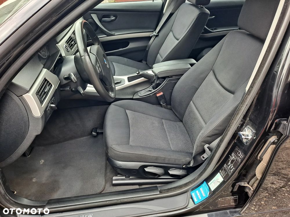 BMW Seria 3 318i - 10