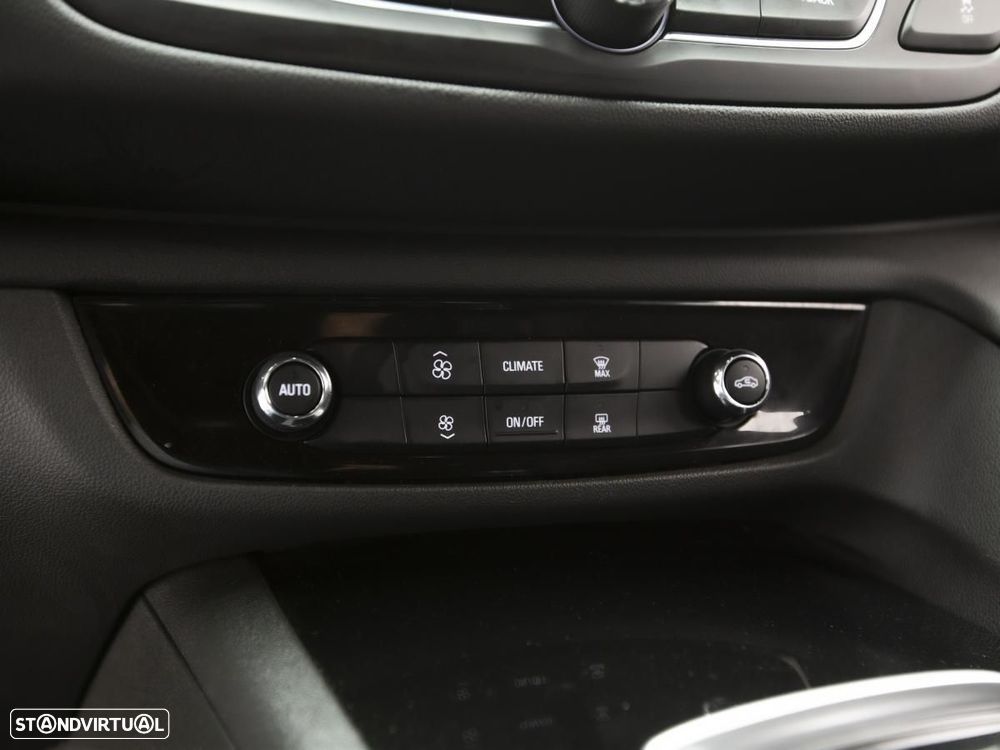 Opel Insignia Sports Tourer - 23