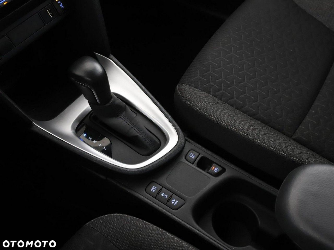 Toyota Yaris Cross Hybrid 1.5 Style - 29