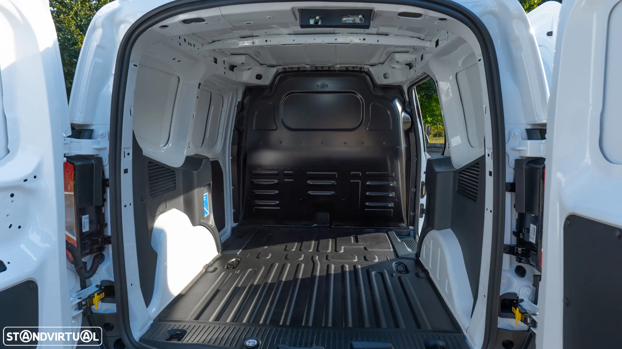 Ford Courier Van N1 1.5 EcoBlue 100cv Euro 6.2 Trend Plus 5 portas - 28