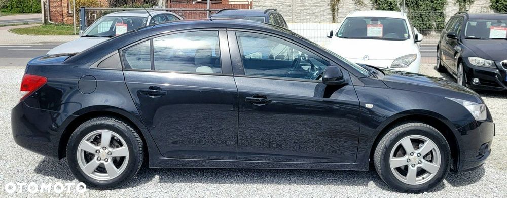 Chevrolet Cruze - 35
