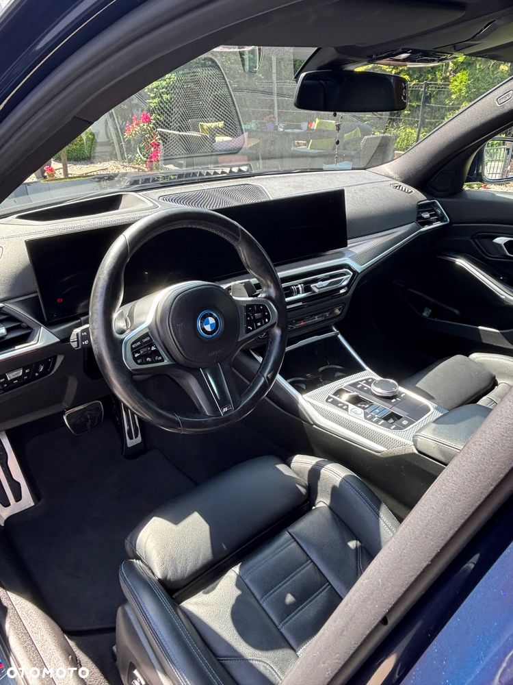 BMW Seria 3 330e xDrive M Sport - 14
