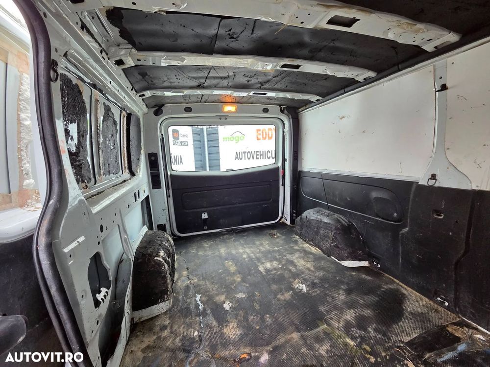 Opel Vivaro/Renault Trafic - 14