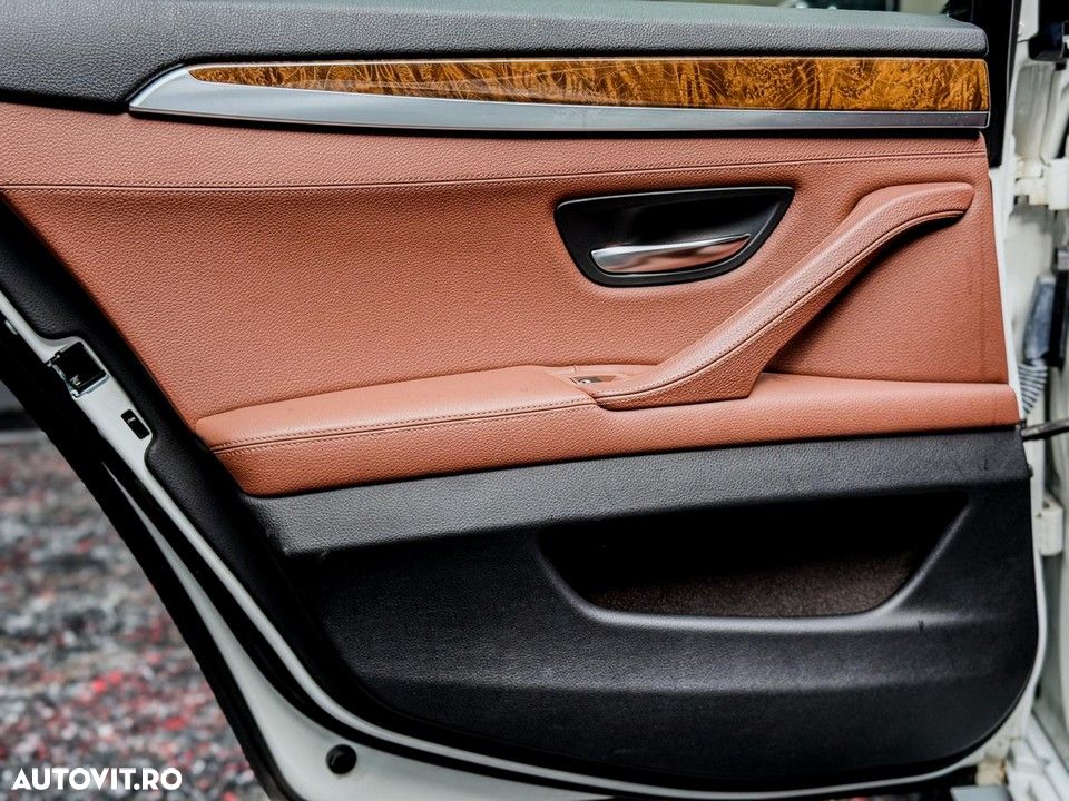 BMW Seria 5 520d Efficient Dynamics Edition - 26