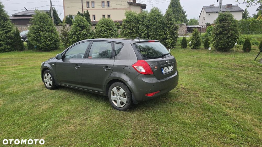Kia Ceed - 3