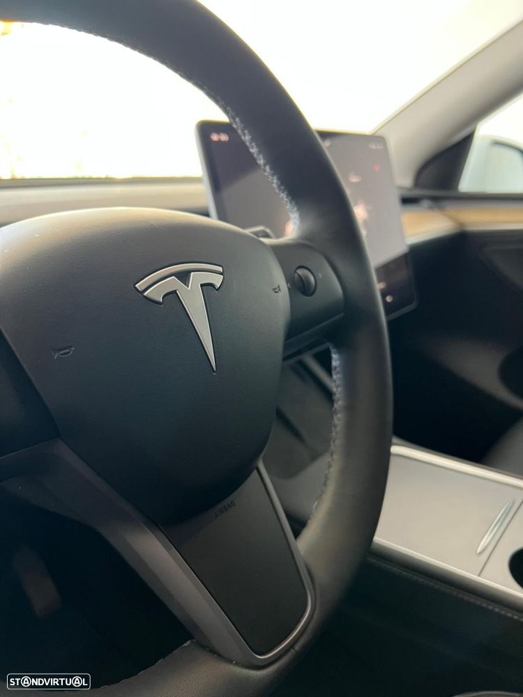 Tesla Model Y 2023 photo 5