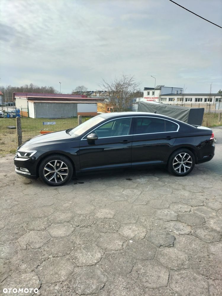 Volkswagen Passat - 11