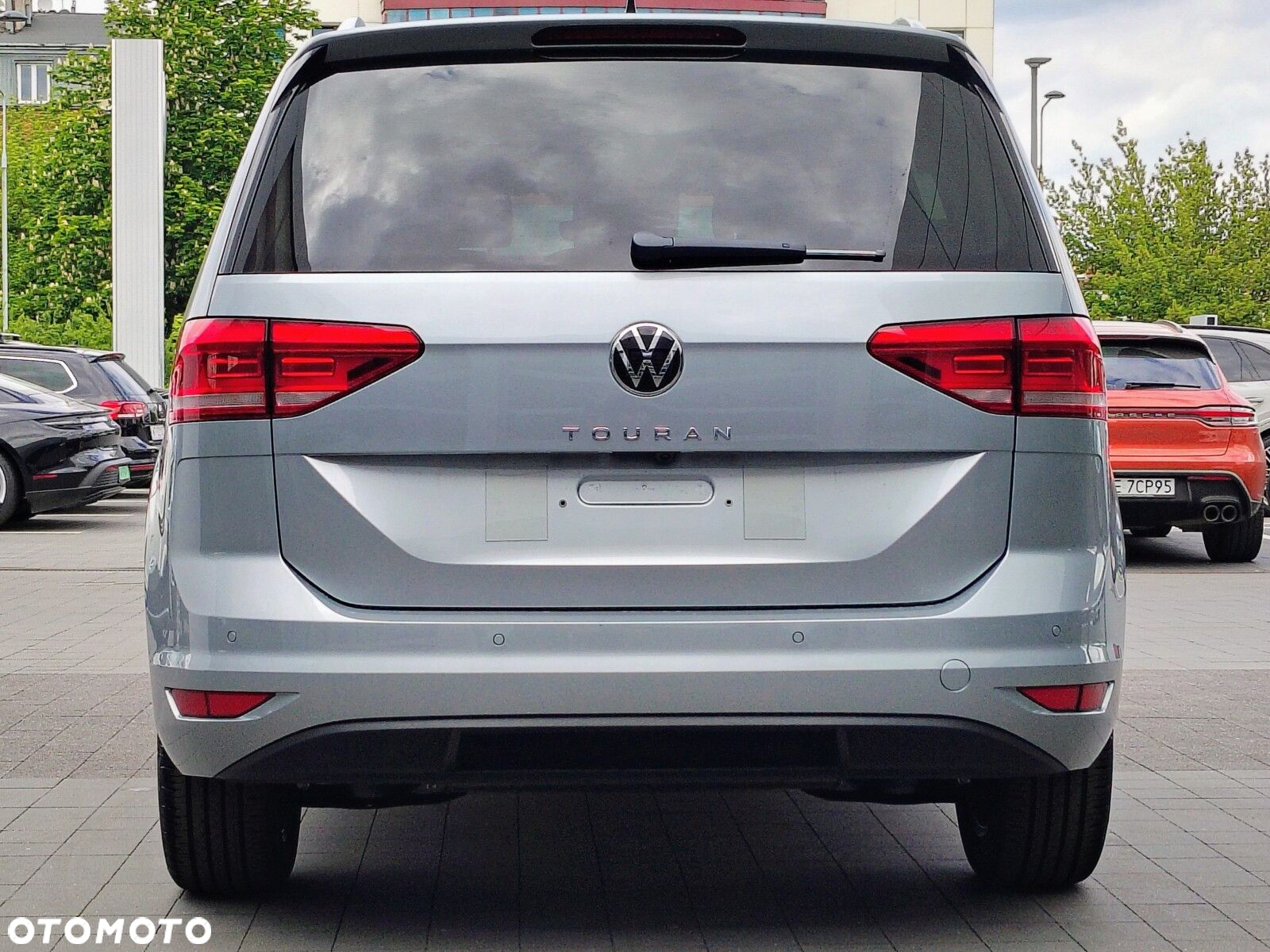 Volkswagen Touran - 5