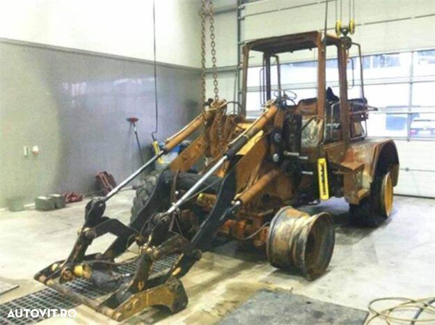 Dezmembrare incarcator frontal liebherr l514 - 1