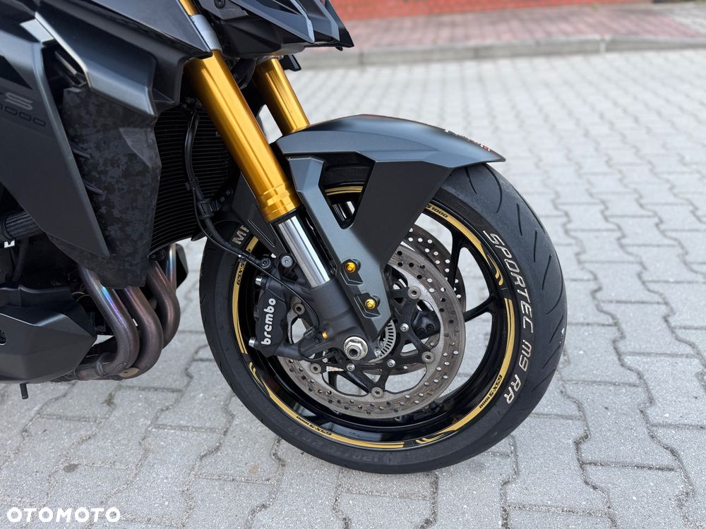 Suzuki GSX - 5