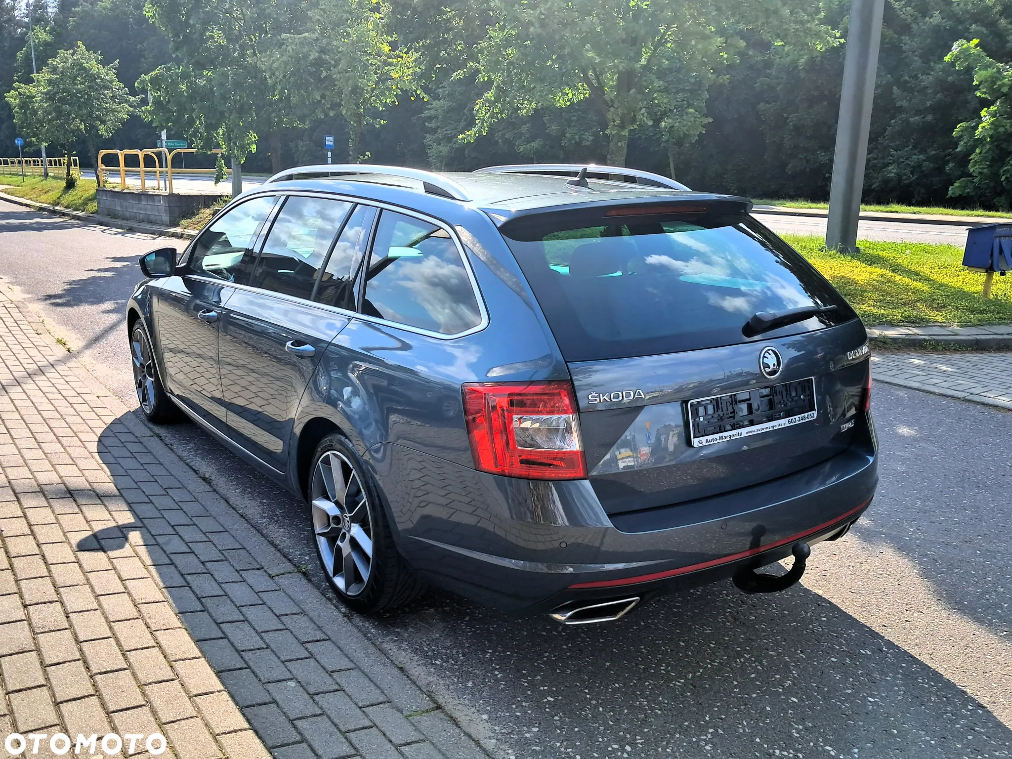 Skoda Octavia Combi 2.0 TDI DSG RS - 5