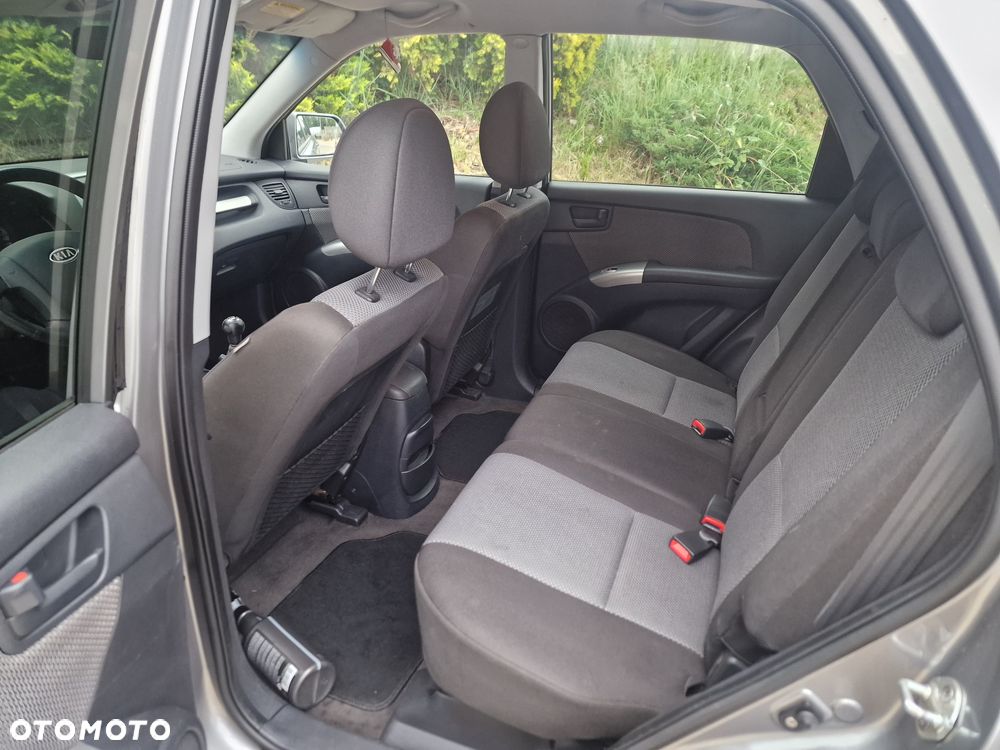 Kia Sportage 2.0 Expedition - 13