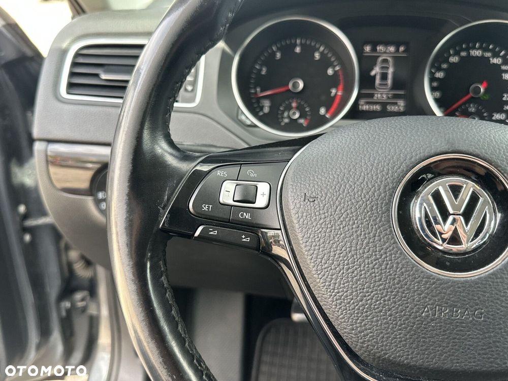 Volkswagen Jetta 1.4 TSI BMT Comfortline DSG - 23
