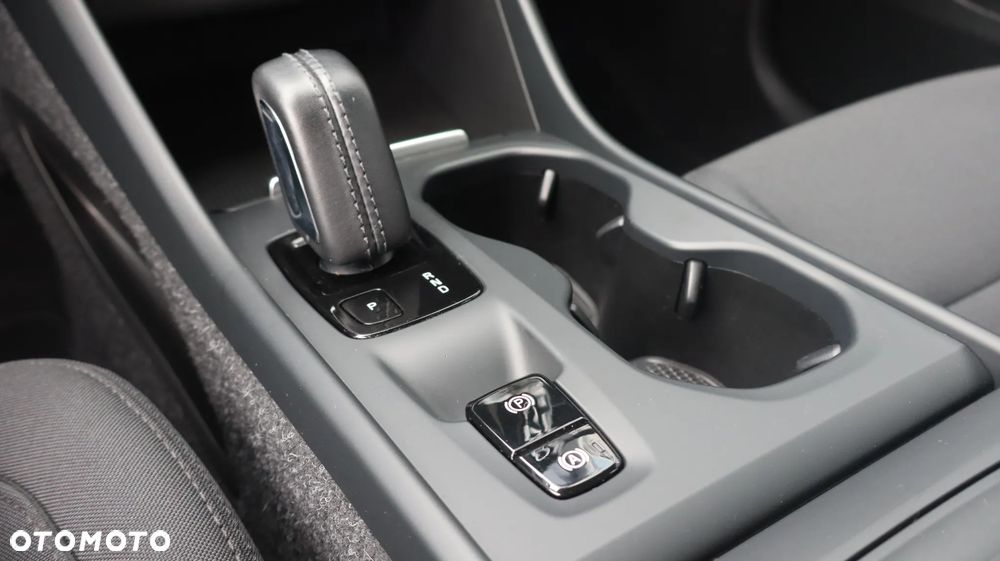 Volvo XC 40 T3 Momentum - 17
