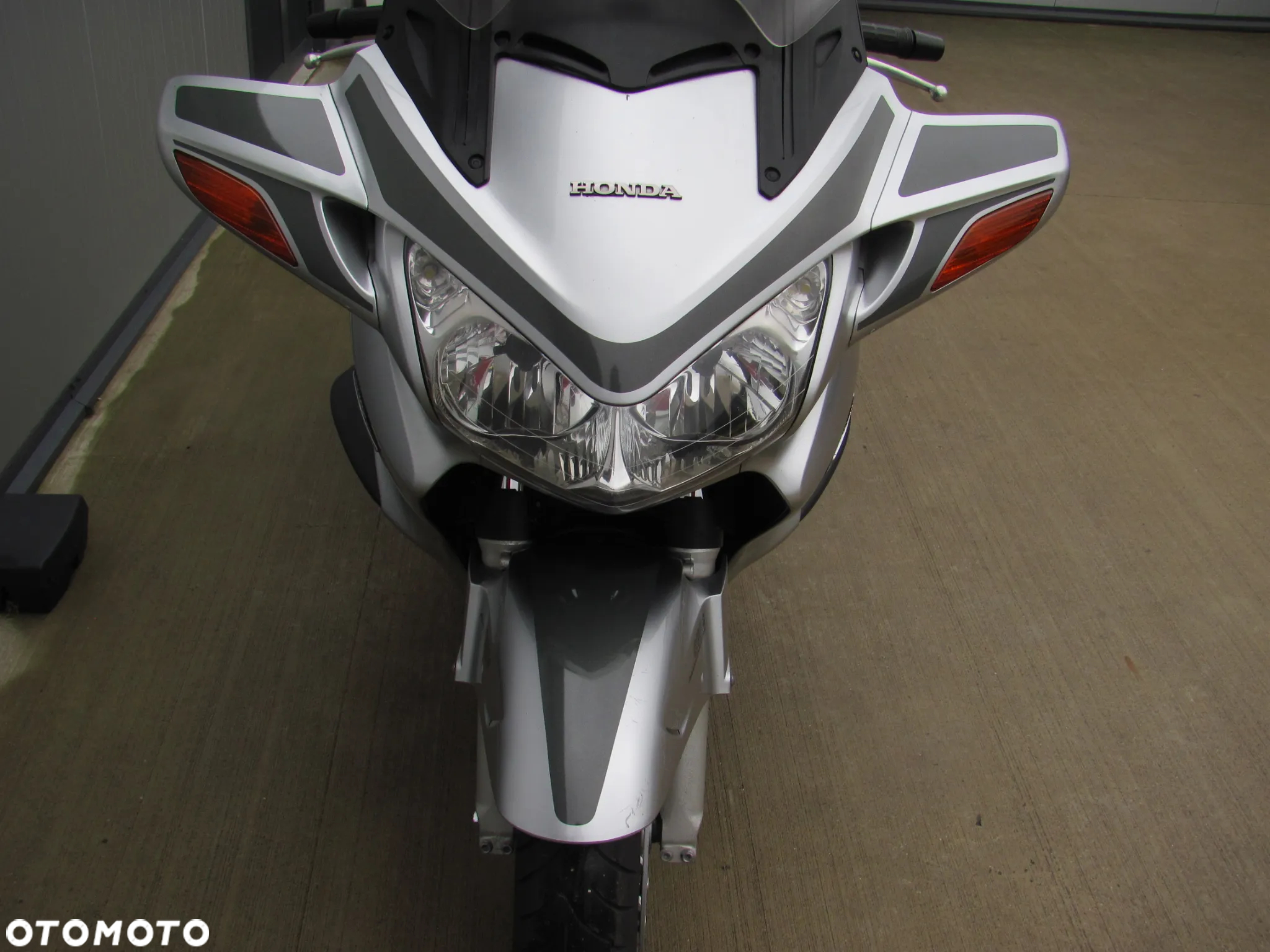 Honda ST - 16