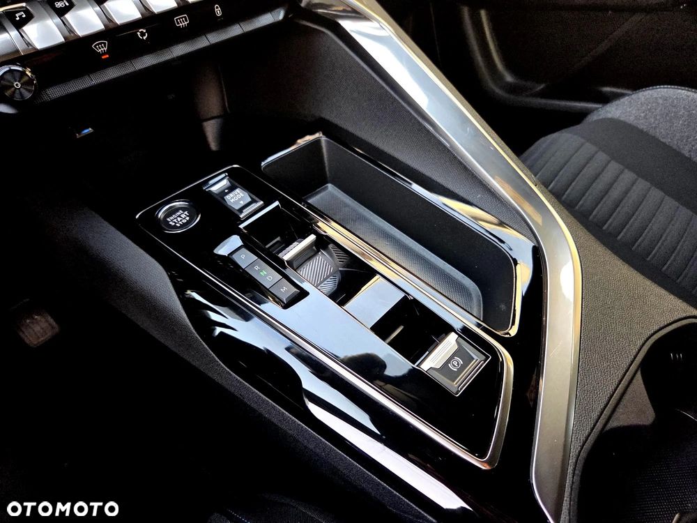 Peugeot 5008 1.2 PureTech Road Trip S&S EAT8 - 35